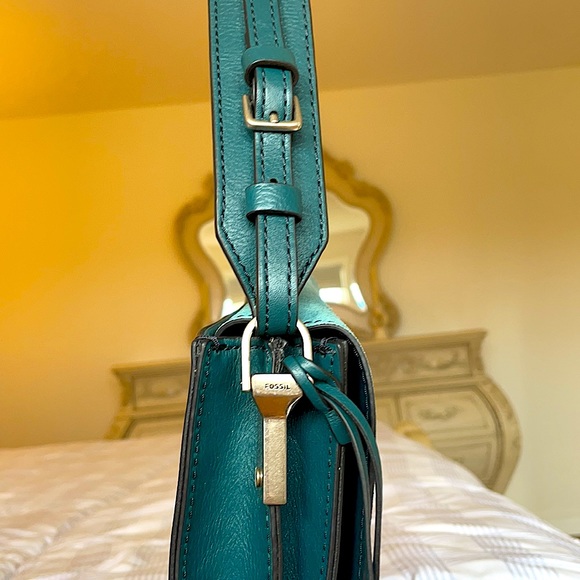 Turquoise Fossil Handbag!! - Picture 2 of 3